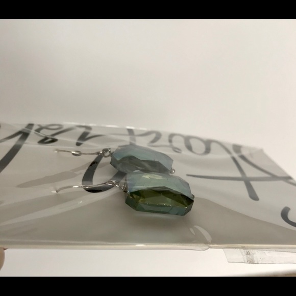 🆕Starfish Project Demi; Emerald Cut Earrings - Picture 6 of 6